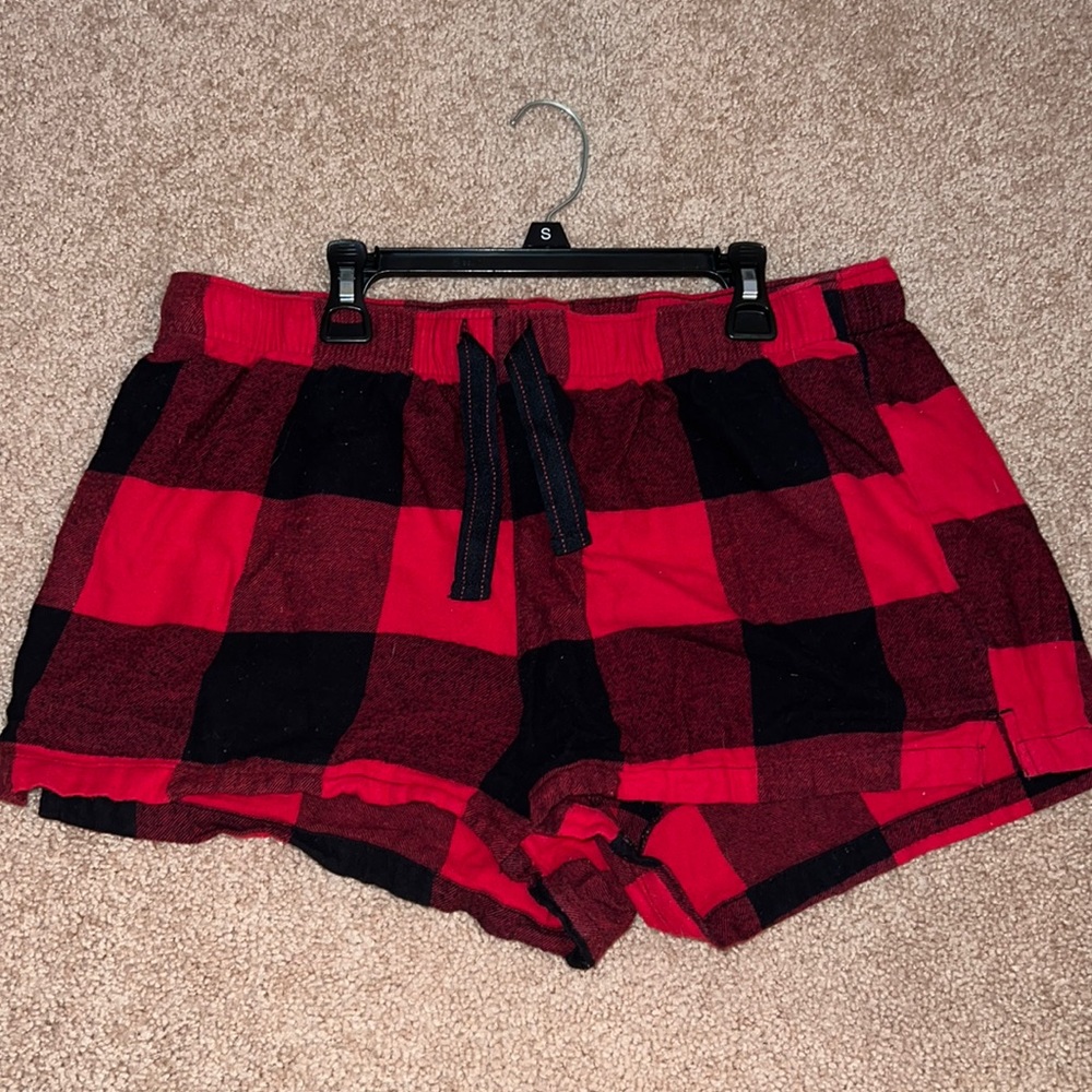 Old navy plaid sleep shorts size L